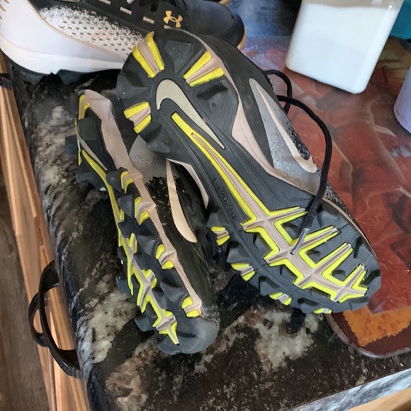 Youth Nike Cleats - Picture 6 of 6